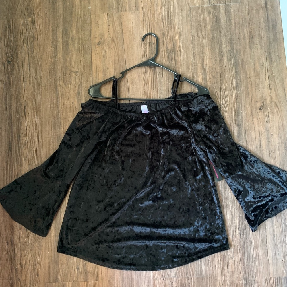 No Boundaries Flounce Black Velvet Top